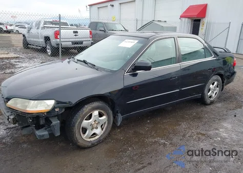 1998 Honda Accord Ex V6 из США, поврежденный, VIN 1HGCG1659WA001587